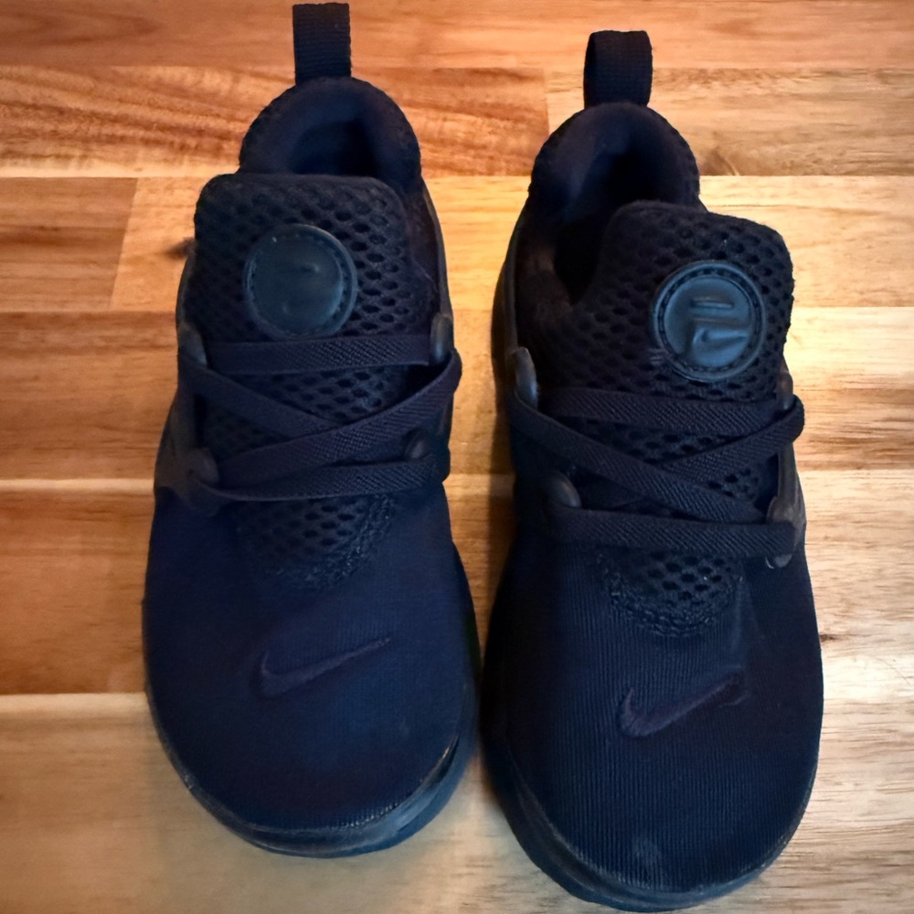 Nike Black Slip-On Sneakers Casual Comfort